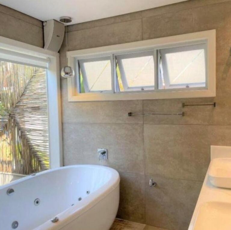 945ad146-21a4-4d41-a7e0-a90f90447a11