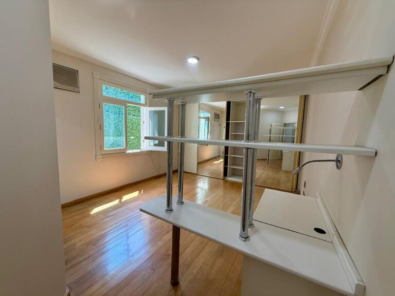 WhatsApp Image 2025-09-05 at 13.47.09 (1)