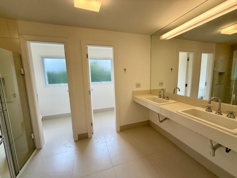 WhatsApp Image 2025-08-15 at 08.29.49 (1)