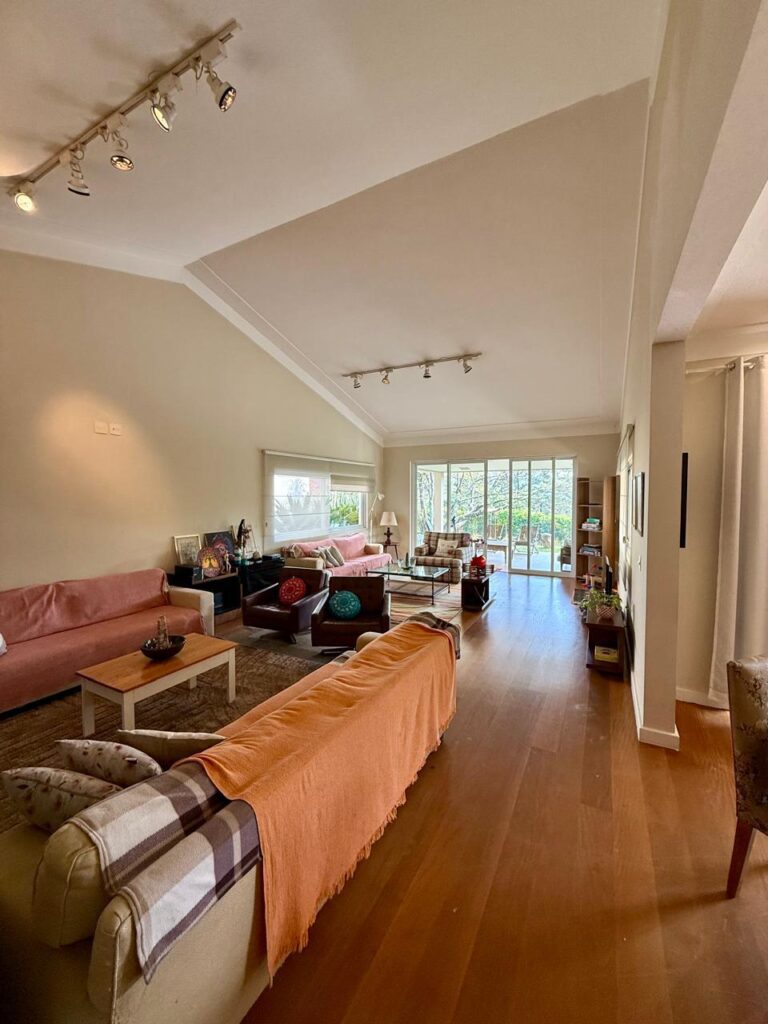 WhatsApp Image 2025-08-18 at 10.59.08 (2)