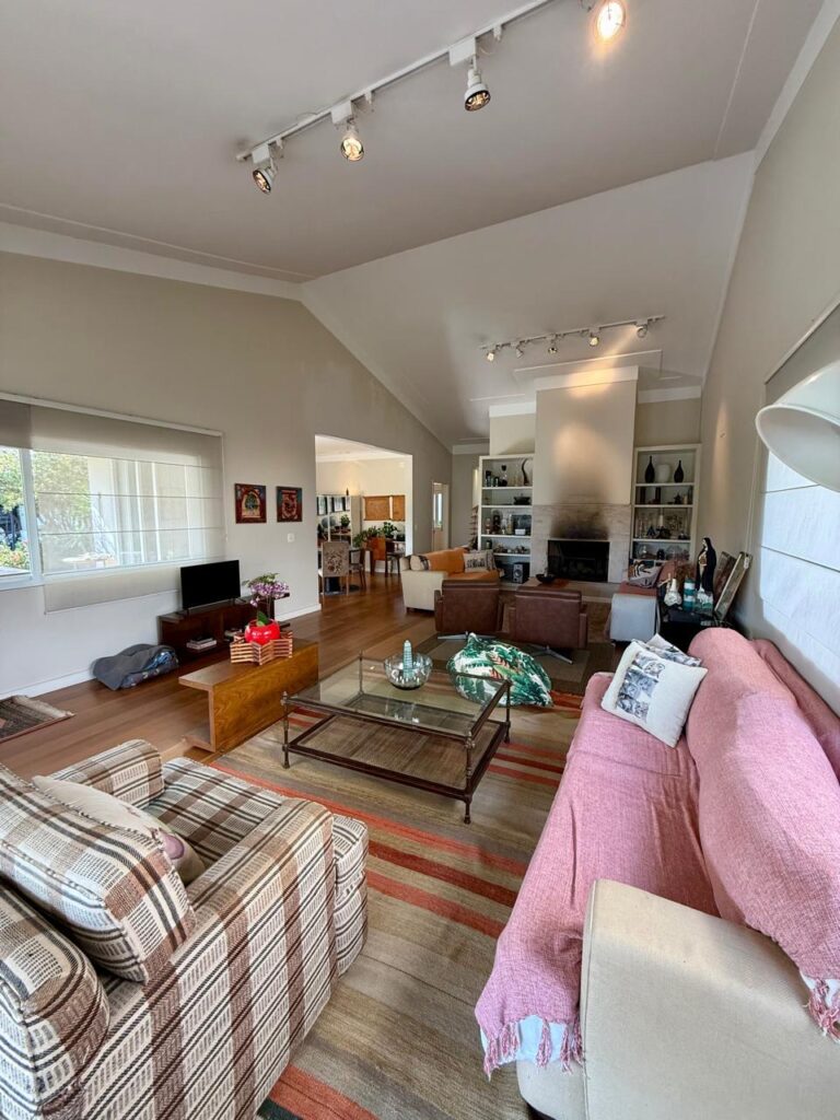 WhatsApp Image 2025-08-18 at 10.59.09 (1)