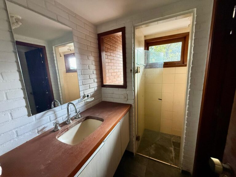 WhatsApp Image 2025-09-30 at 06.08.04 (1)