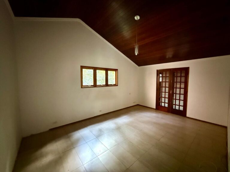 WhatsApp Image 2025-09-30 at 06.08.04