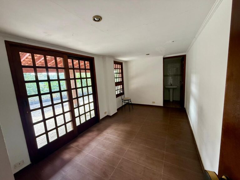 WhatsApp Image 2025-09-30 at 06.08.06