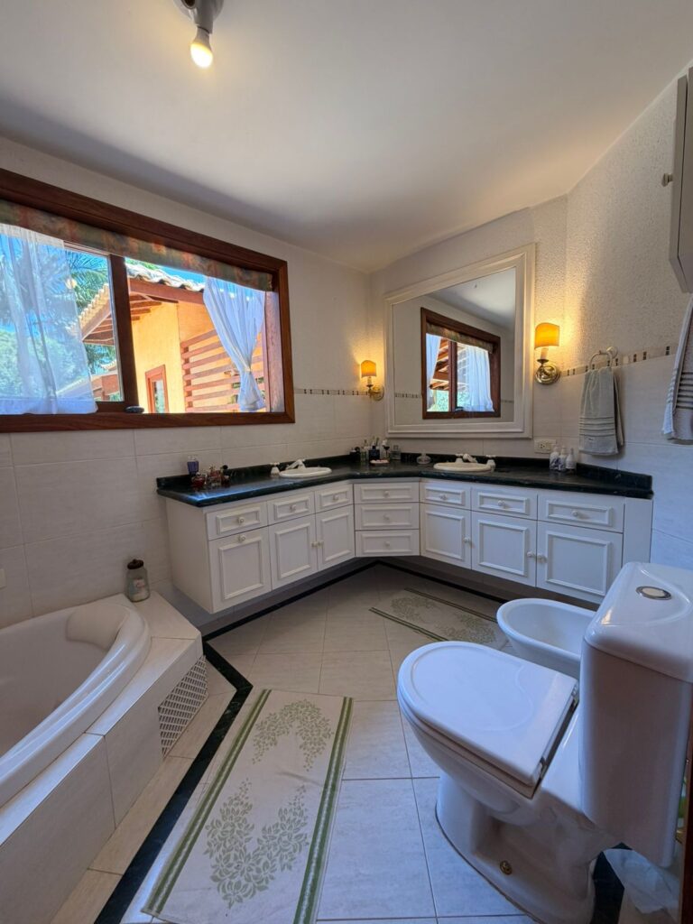 f03335cf-06bf-4c1d-9a36-fe38bae4f986