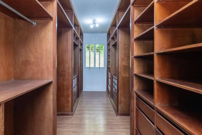 La photo 15 closet.jpg a été réduite de 99.72 % le Sábado 24 Agosto 2024 à 20:08 par Photo Réducteur v4.10 à télécharger sur http://www.emjysoft.com/