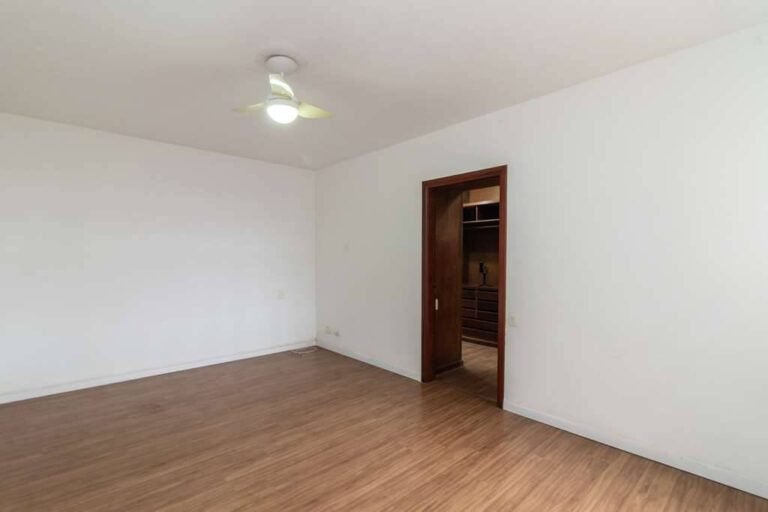 La photo 14 quarto.jpg a été réduite de 99.81 % le Sábado 24 Agosto 2024 à 20:08 par Photo Réducteur v4.10 à télécharger sur http://www.emjysoft.com/