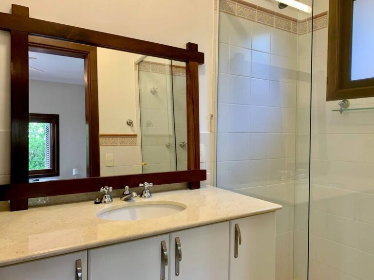 4f8324d92f1aa1eda5904d6b1a258e9b