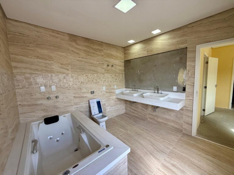 WhatsApp Image 2025-09-04 at 11.41.01 (1)