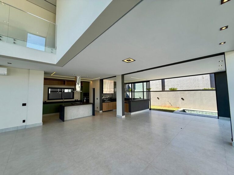 WhatsApp Image 2025-09-10 at 17.47.03 (1)