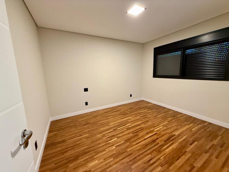 WhatsApp Image 2025-09-10 at 17.47.09 (1)