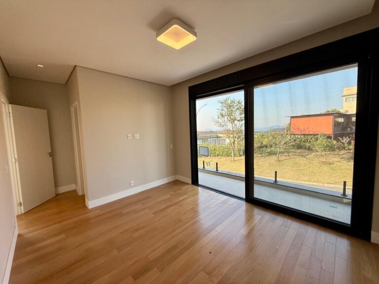 WhatsApp Image 2025-09-12 at 08.13.34 (1)