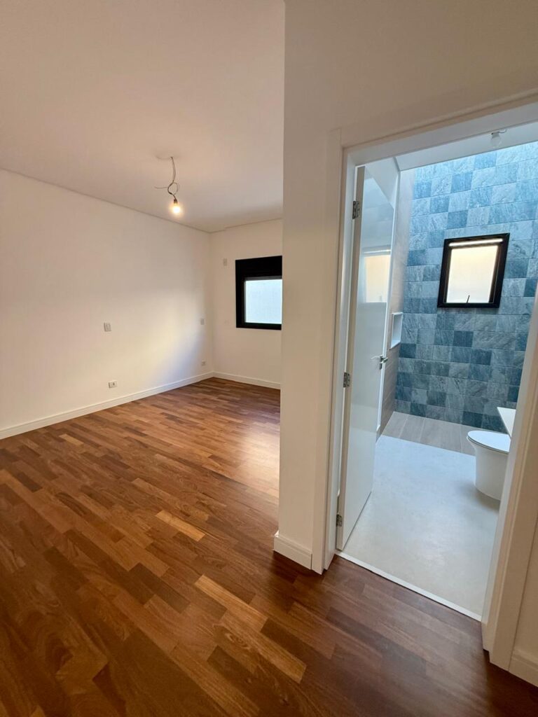 WhatsApp Image 2025-09-12 at 08.21.58 (1)