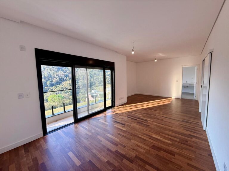 WhatsApp Image 2025-09-12 at 08.22.00