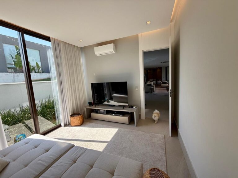 WhatsApp Image 2025-09-15 at 17.49.14 (2)