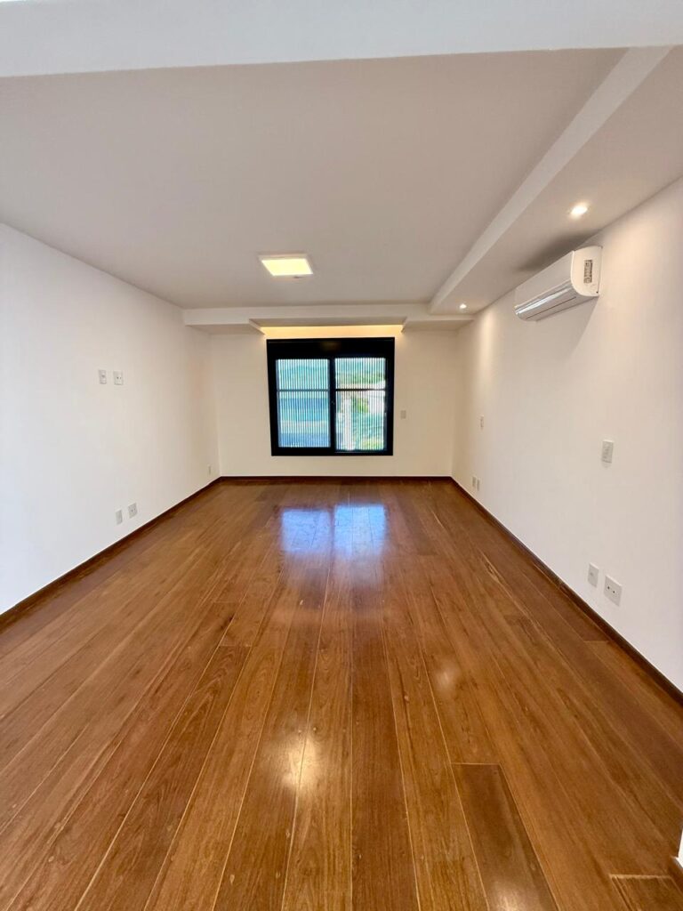 WhatsApp Image 2025-09-17 at 09.54.07 (2)