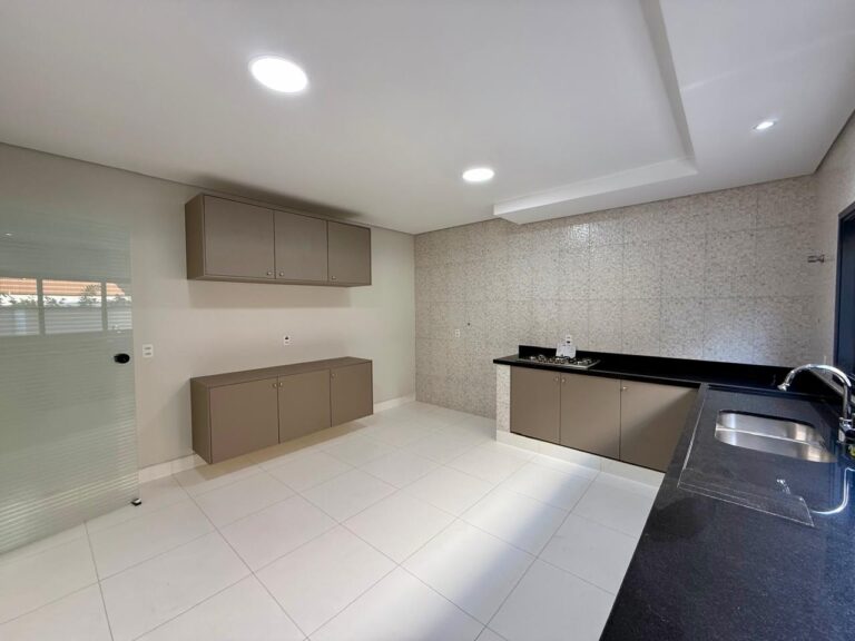 WhatsApp Image 2025-09-17 at 10.28.44 (1)