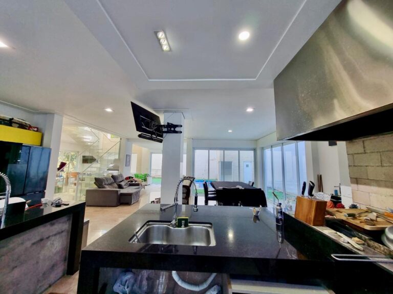 WhatsApp Image 2025-09-18 at 09.07.49 (1)