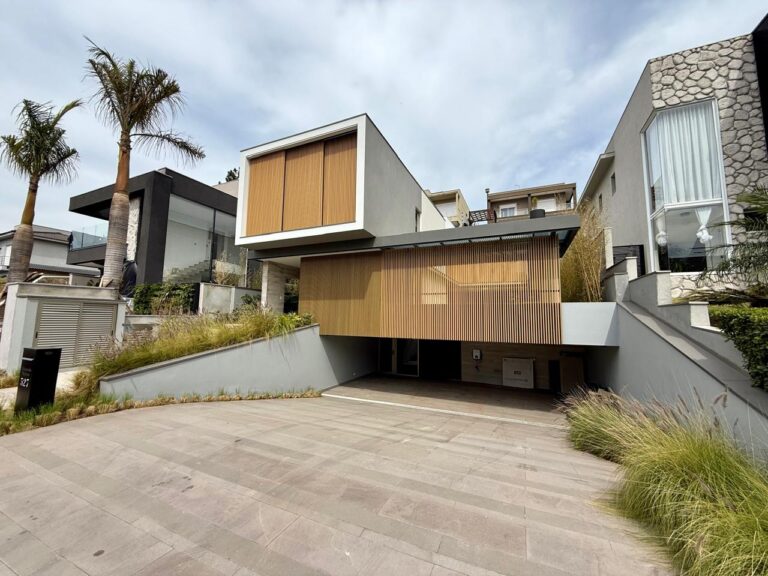 WhatsApp Image 2025-09-23 at 17.45.54 (2)