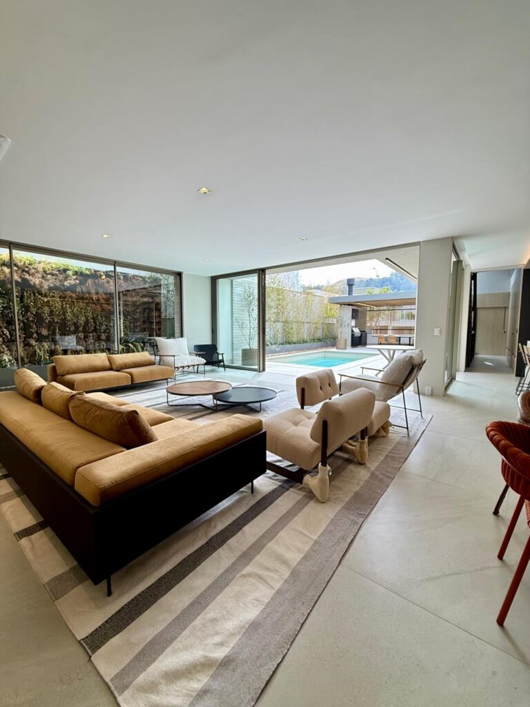 WhatsApp Image 2025-09-23 at 17.45.59 (1)