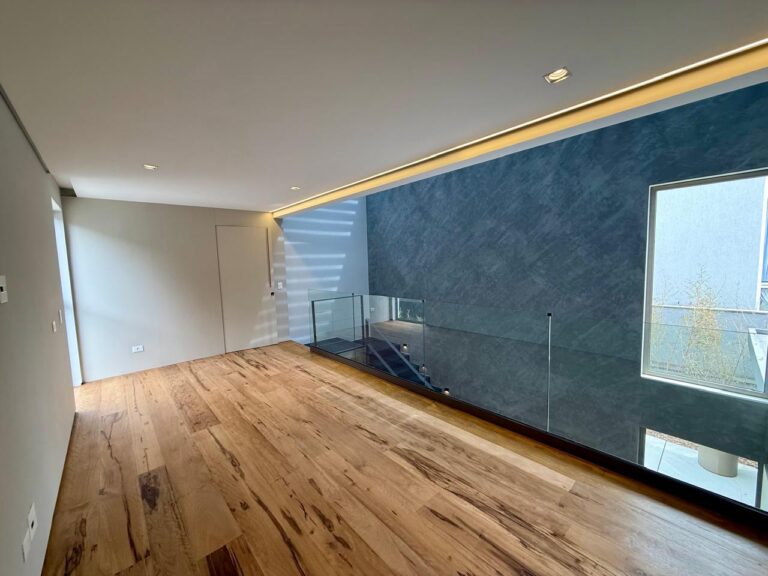 WhatsApp Image 2025-09-23 at 17.46.00 (1)