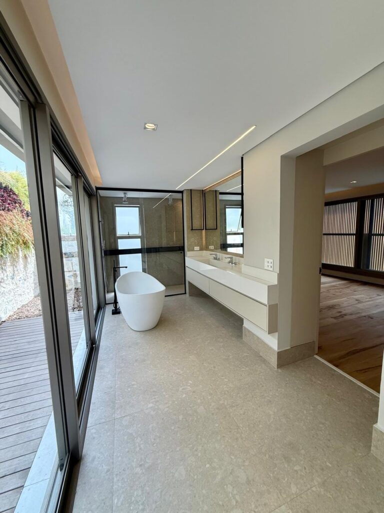 WhatsApp Image 2025-09-23 at 17.46.05 (1)