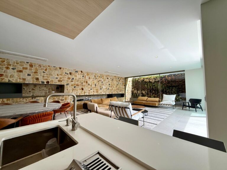 WhatsApp Image 2025-09-23 at 17.46.07