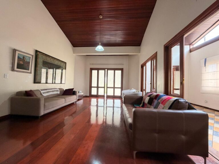 WhatsApp Image 2025-10-16 at 10.20.12 (1)