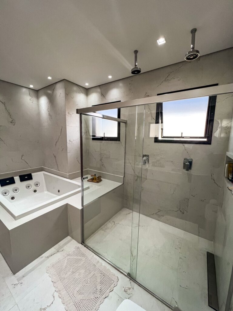 WhatsApp Image 2025-10-17 at 09.52.47 (1)