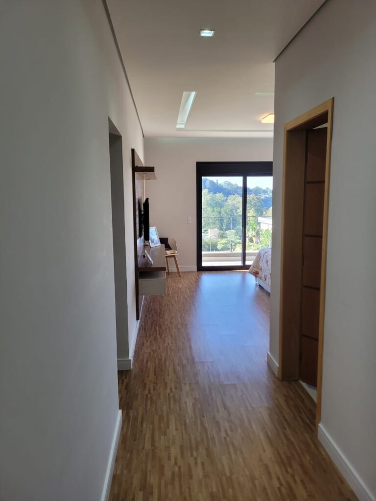 WhatsApp Image 2025-10-17 at 09.52.50 (1)