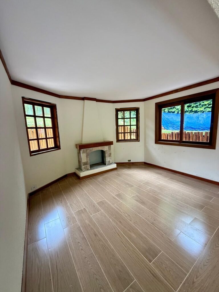 WhatsApp Image 2025-10-27 at 16.31.38