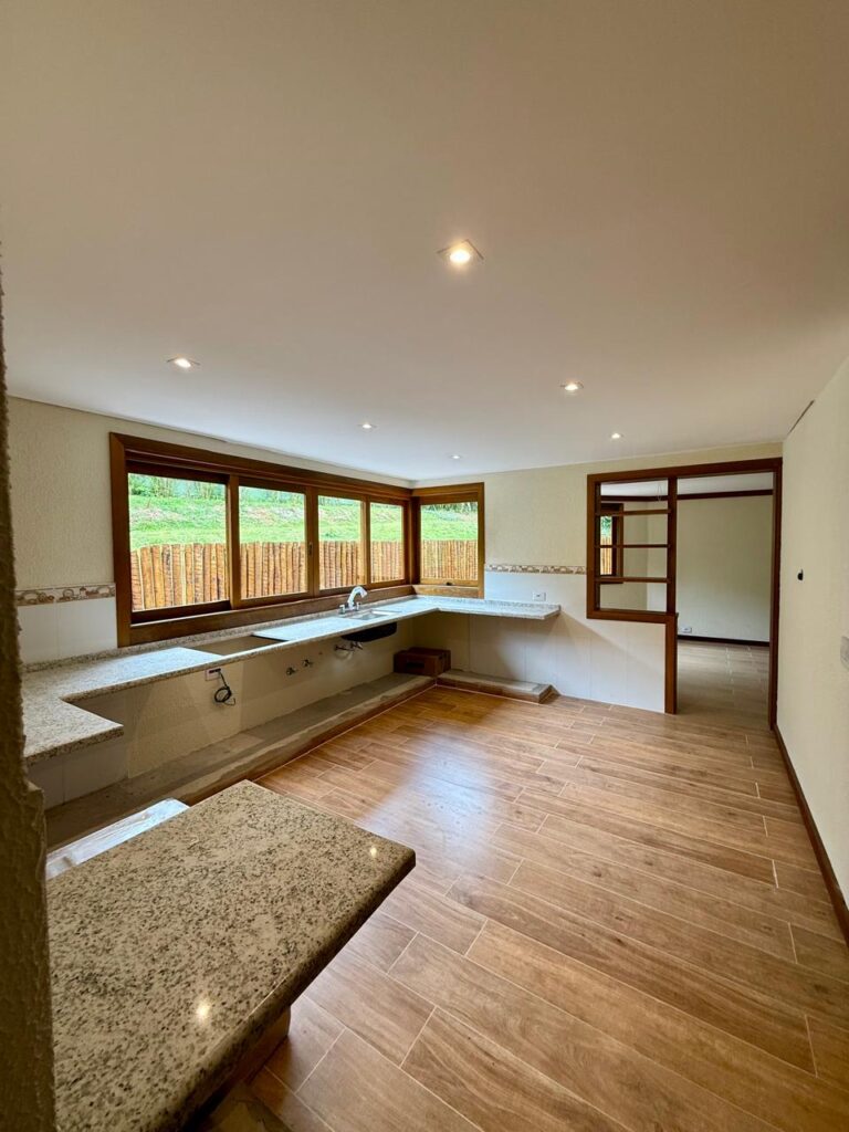 WhatsApp Image 2025-10-27 at 16.31.40 (1)