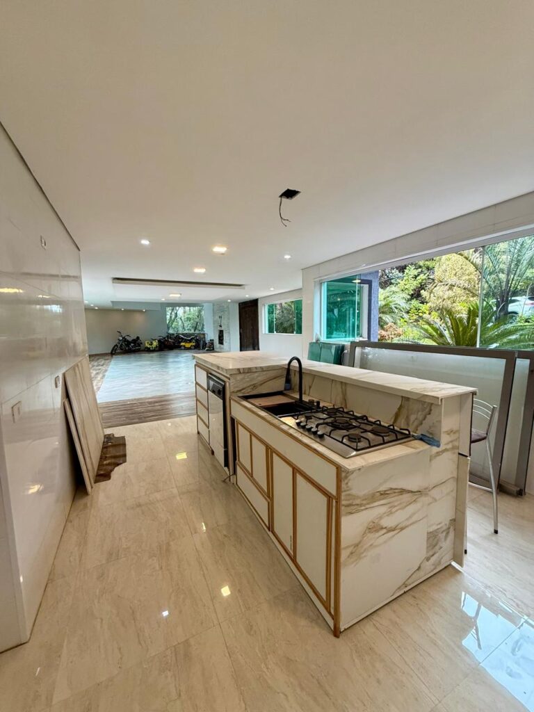 WhatsApp Image 2025-10-27 at 16.33.18 (1)