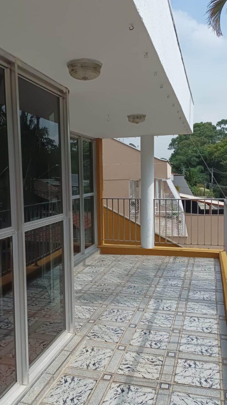 b55f9f4d-877e-4f26-b985-1e27ee984773