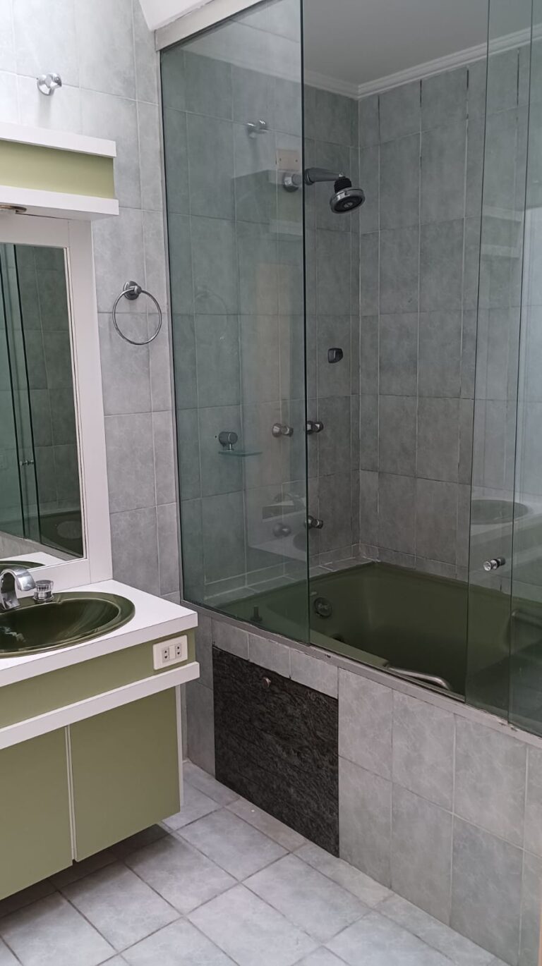 ee0d5bb8-5ff7-44ee-8599-9eb0388d7c1c