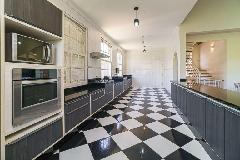 WhatsApp Image 2025-11-24 at 13.50.02 (1)