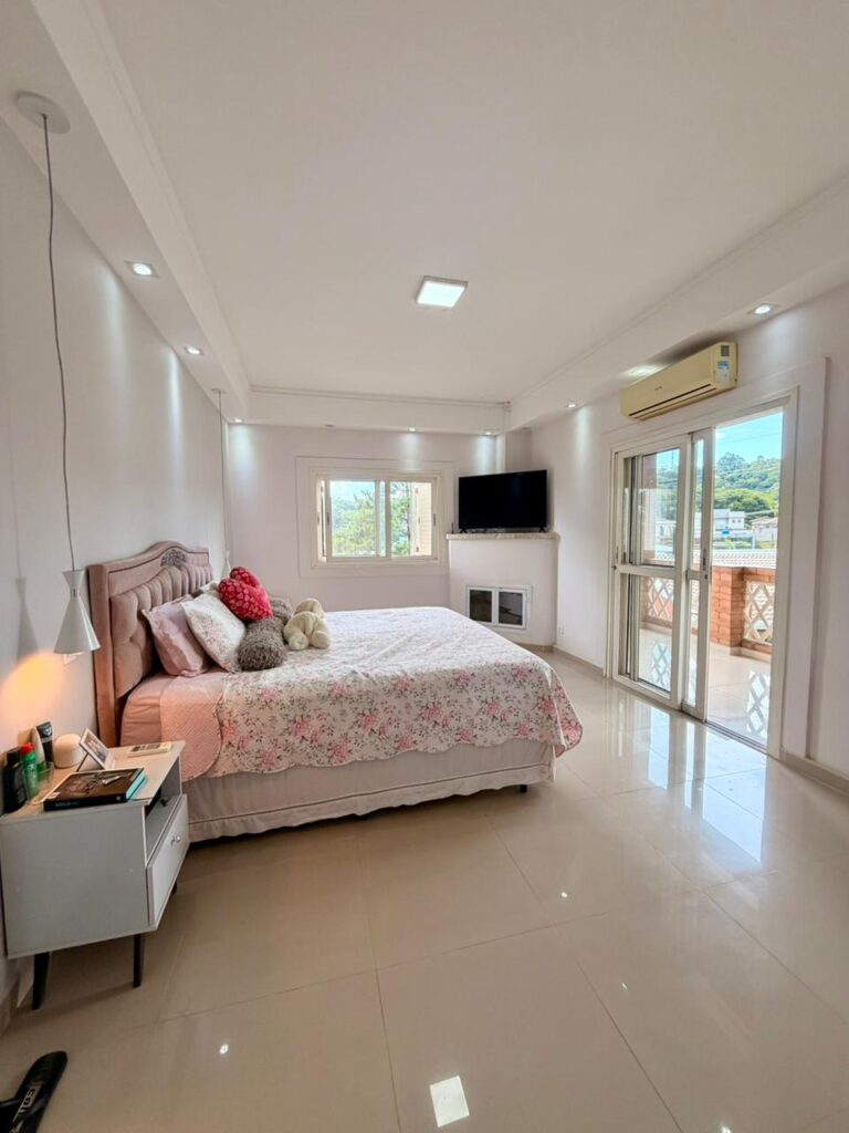 12d03af9-73a4-4b60-91de-3a95d5f59029