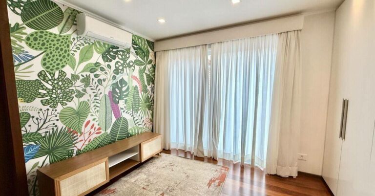 1394ff1f8ad80650bb369dc0(1)