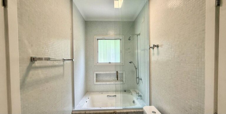 3081d8e1c4cf825f28c71ba7(1)