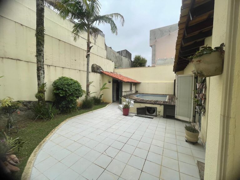 WhatsApp Image 2025-10-01 at 17.01.03