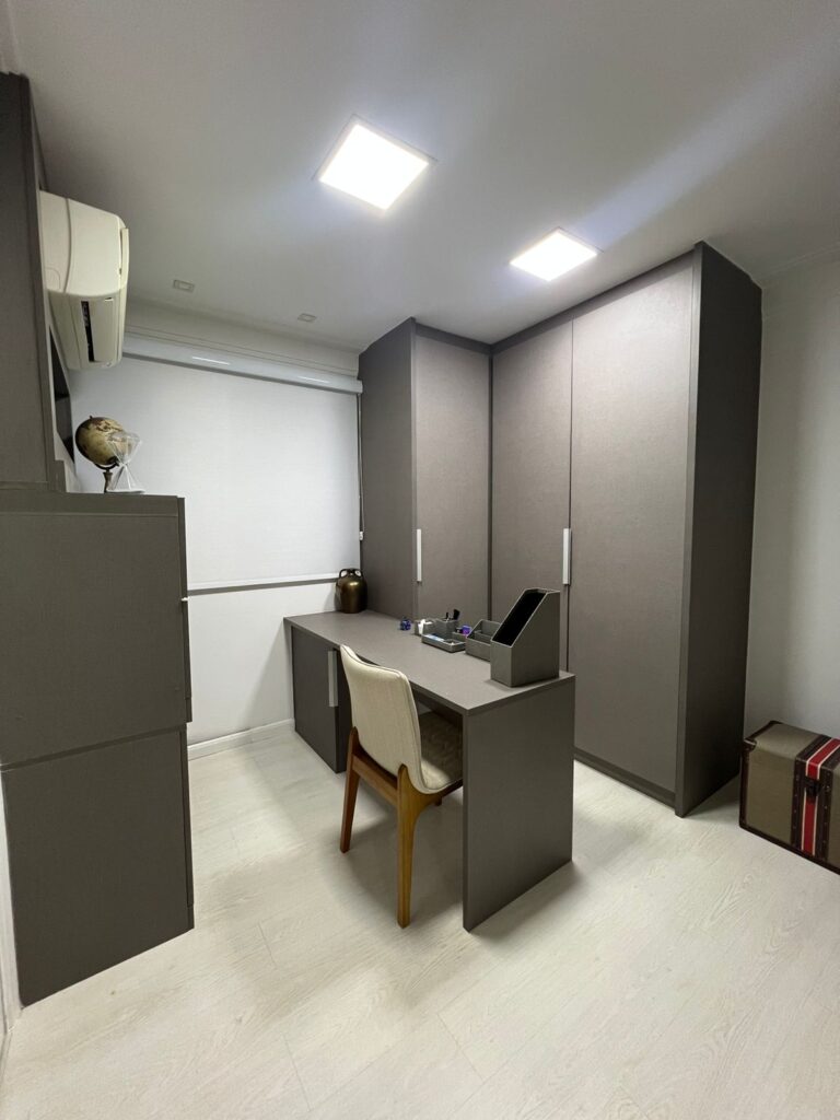 b1b53d39-f28b-49f9-86a0-d92ab870a9f5