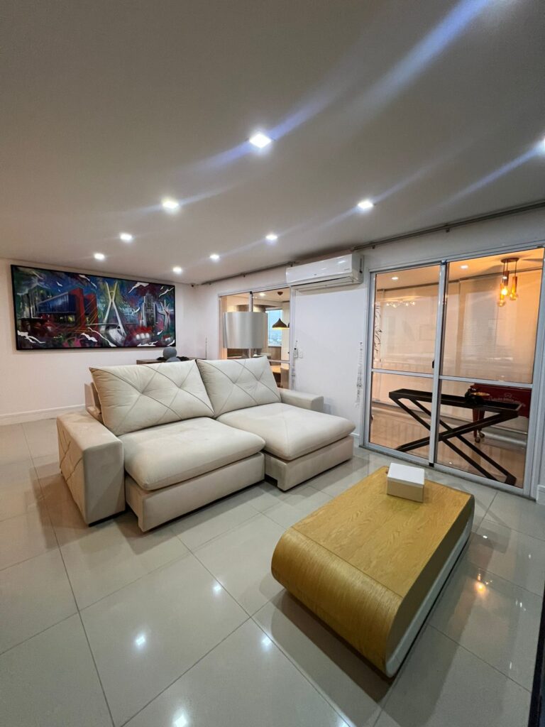 d33d0a00-1d93-4809-a9a0-fe7f3ea26370