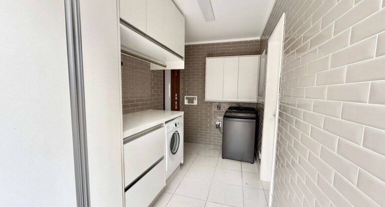 e8773943ee751289e0f728af(1)