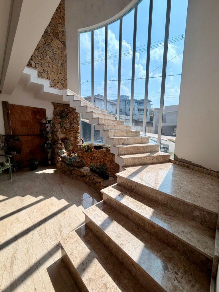 b5853029-680d-41b6-a40a-c637b592656a