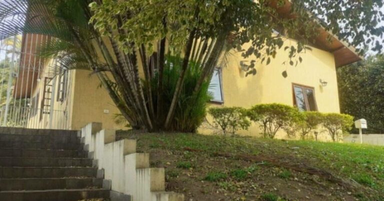 98472e6189ee48385eb18dde(1)