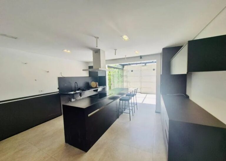 casa-de-condominio-com-4-quartos-para-venda-ou-aluguel-150m-no-vila-de-sao-fernando-cotia (4)(1)