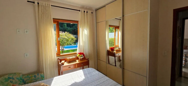 casa-de-condominio-com-4-quartos-a-venda-300m-no-granja-caiapia-cotia (2)